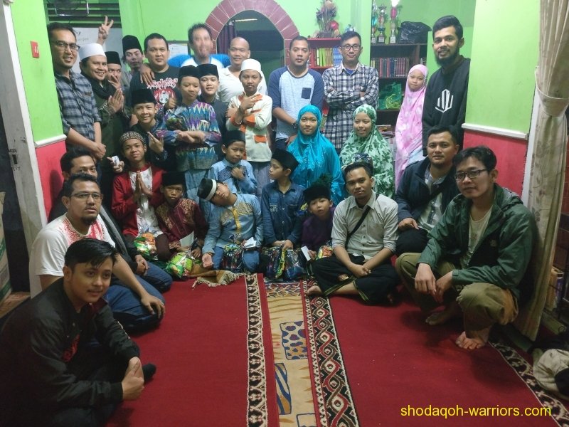 Sahur Bareng di Panti Asuhan Rumah Cerdas Indonesia 19 Mei 